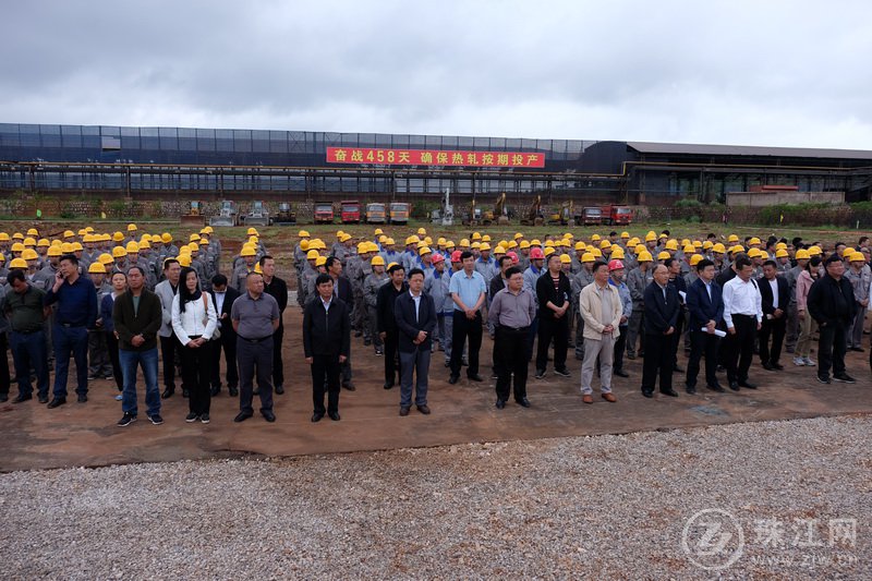 鳴山機械意向加工一批云南師宗縣1780mm爐卷軋機項目大型液壓缸